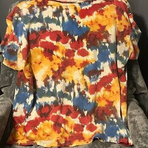 Zenana Outfitters Red Blue Yellow Abstract Tee